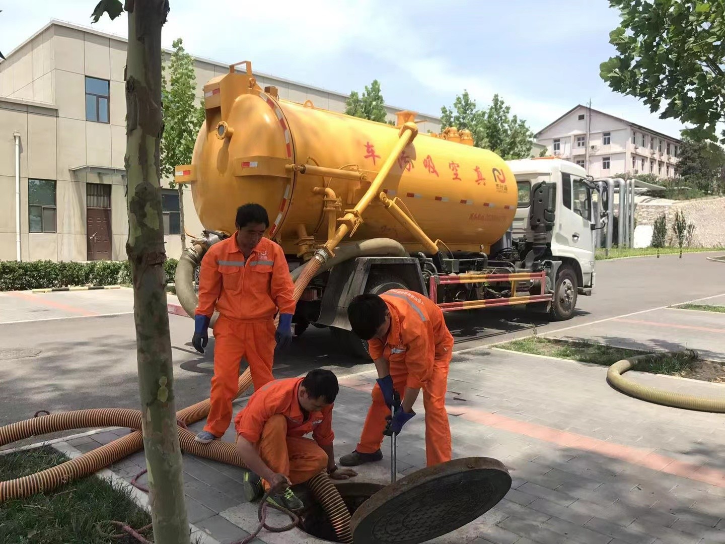 当阳化粪池清理与5-8吨吸粪车施工效率分析